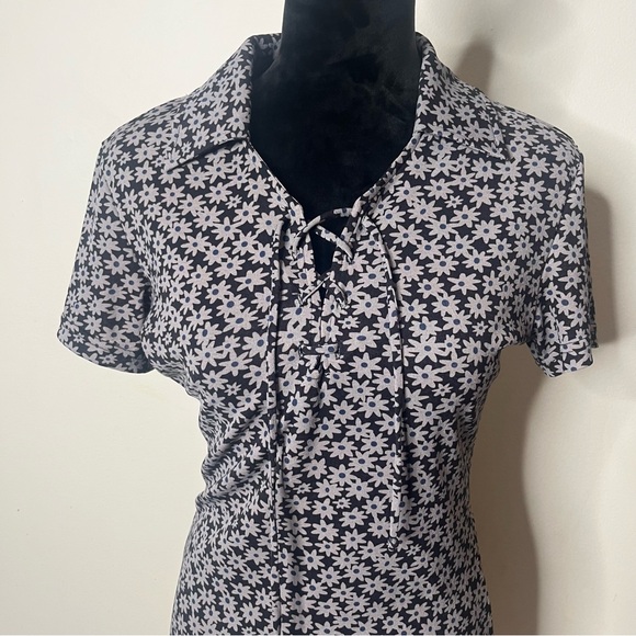 UNIF Women’s Corin Black Gray Floral Short Sleeve Lace Up Stretchy Mini Dress M - Picture 2 of 12